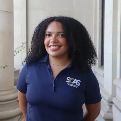 Isabelle Ayoola, Socials